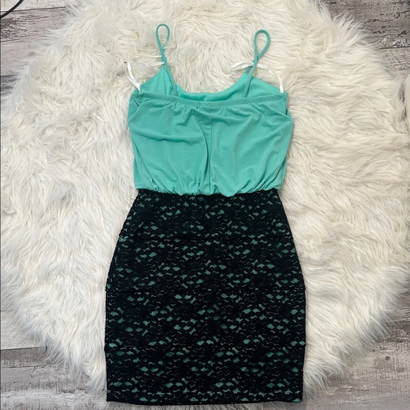 SWEET STORM Teal and Black Lace Pencil Skirt - Picture 4 of 7